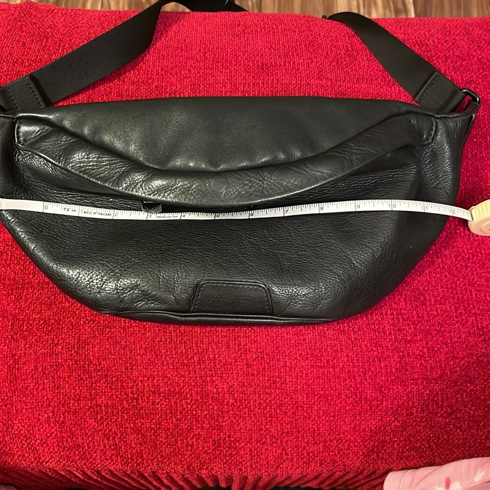 Louis Vuitton Discovery Bumbag  p m - Picture 8 of 16